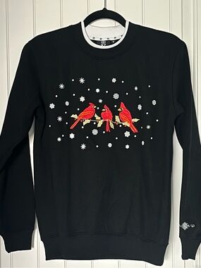 King Universal Crewneck Sweatshirt with Red Cardinals Holiday